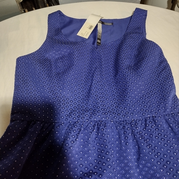 Kensie Cobalt Blue and White Sweetheart Neck Line Midi Dress - Picture 13 of 16